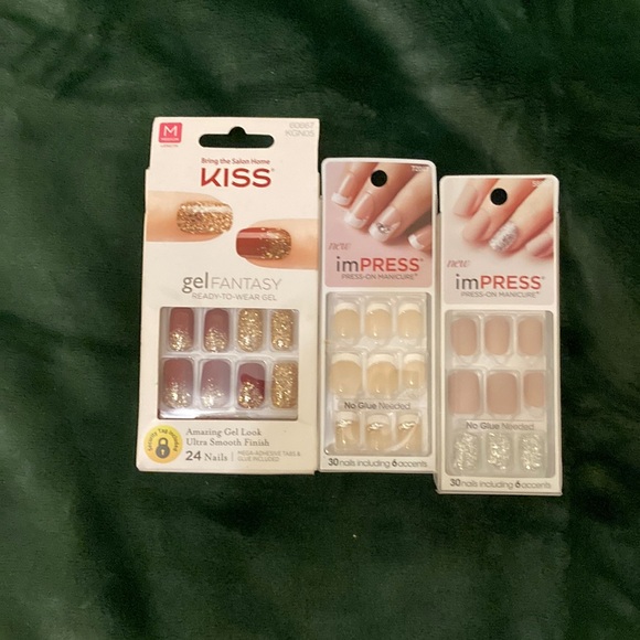 Brand new set of three press-on nail set. - Picture 1 of 4